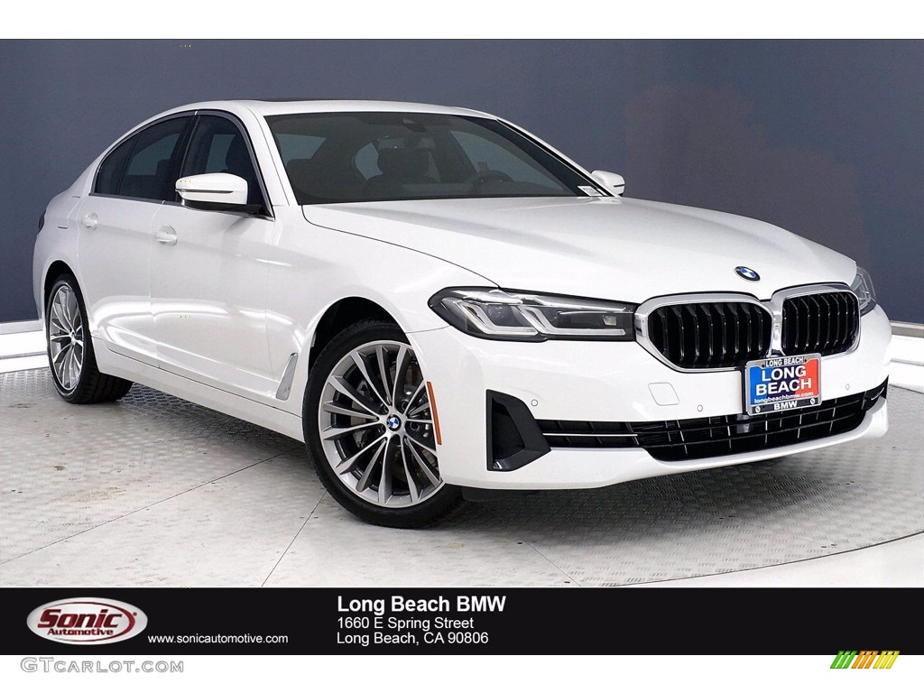 2021 5 Series 530e Sedan - Alpine White / Black photo #1
