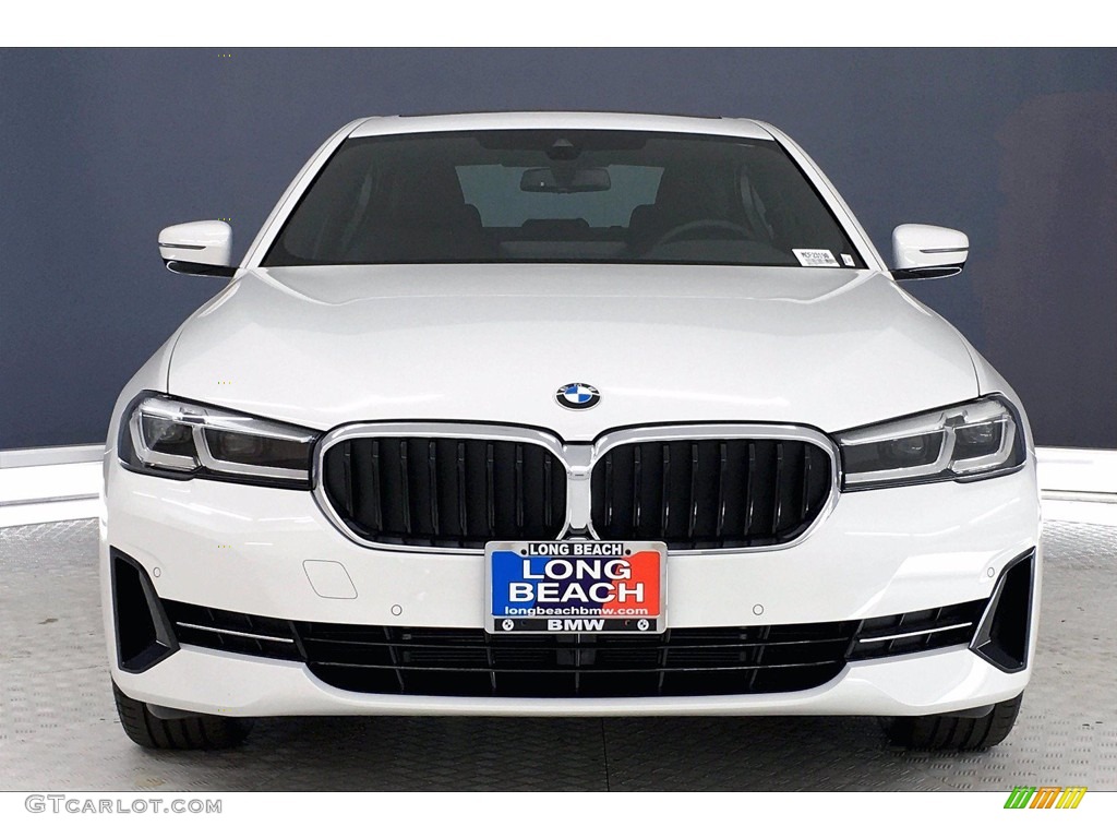 2021 5 Series 530e Sedan - Alpine White / Black photo #2