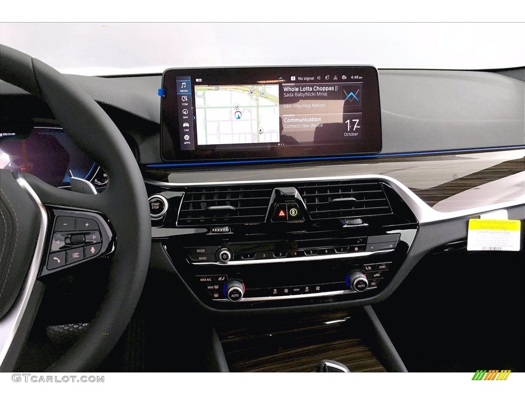 2021 BMW 5 Series 530e Sedan Controls Photo #139914593