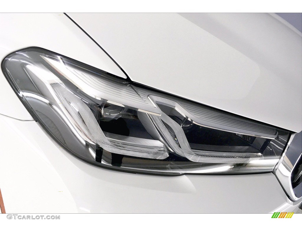 2021 5 Series 530e Sedan - Alpine White / Black photo #14