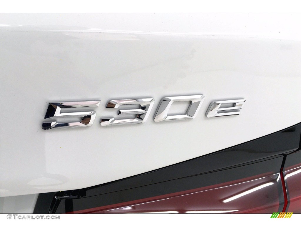 2021 BMW 5 Series 530e Sedan Marks and Logos Photo #139914653
