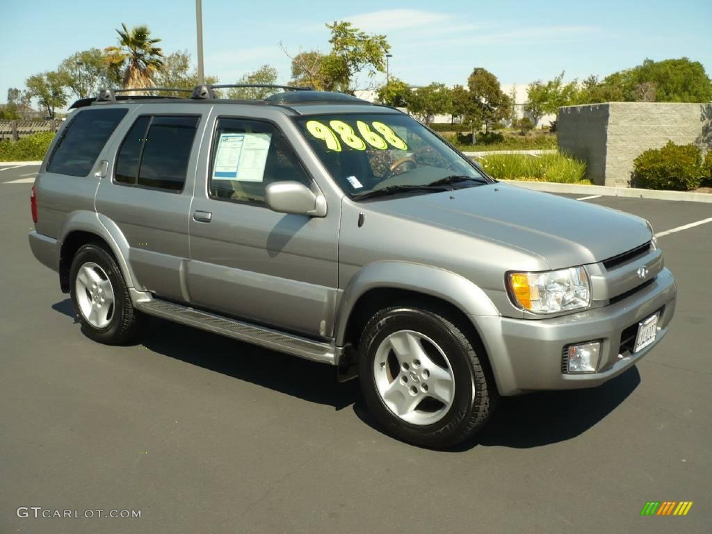2001 QX4 4x4 - Tuscan Beige Metallic / Stone Beige photo #1