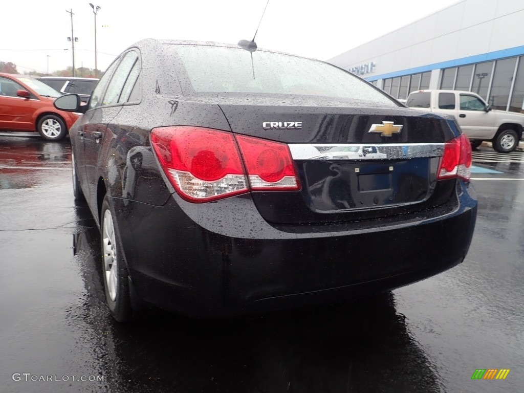 2015 Cruze LS - Black Granite Metallic / Jet Black/Medium Titanium photo #5