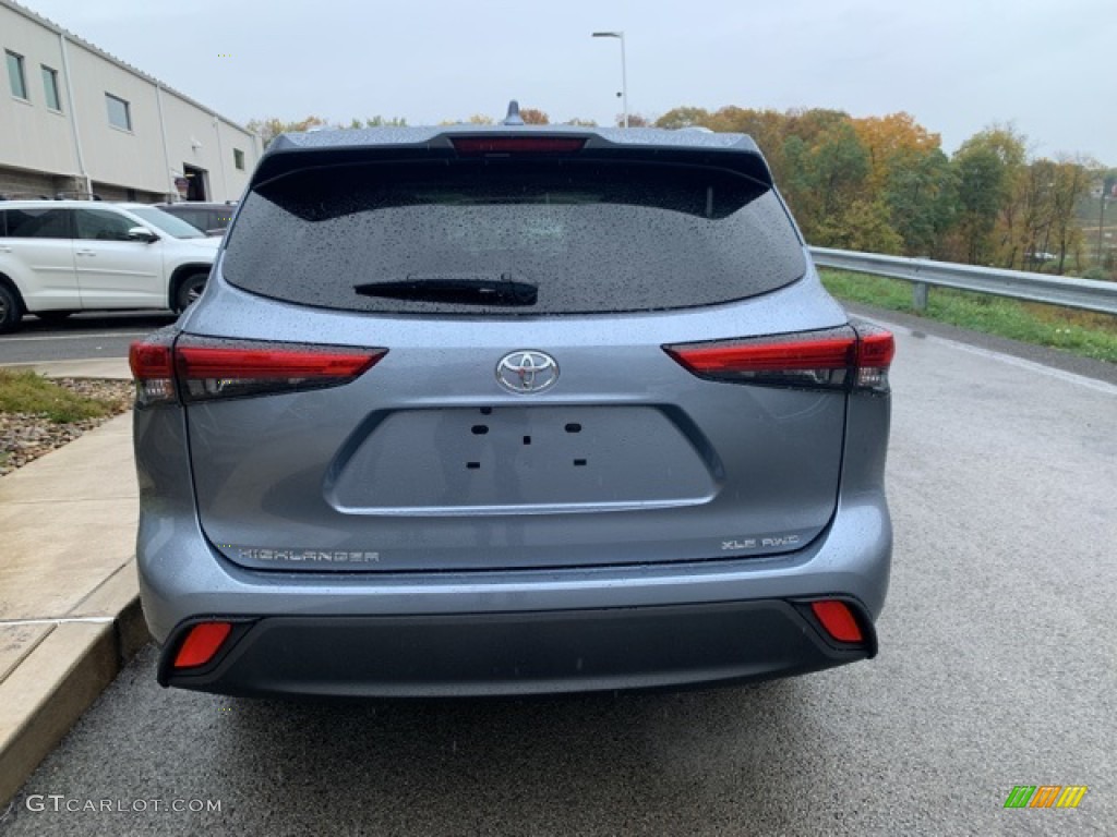 2021 Highlander XLE AWD - Moon Dust / Black photo #9