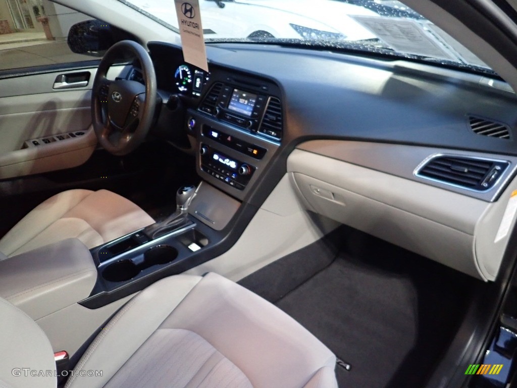 2016 Sonata Hybrid SE - Eclipse Black / Gray photo #12