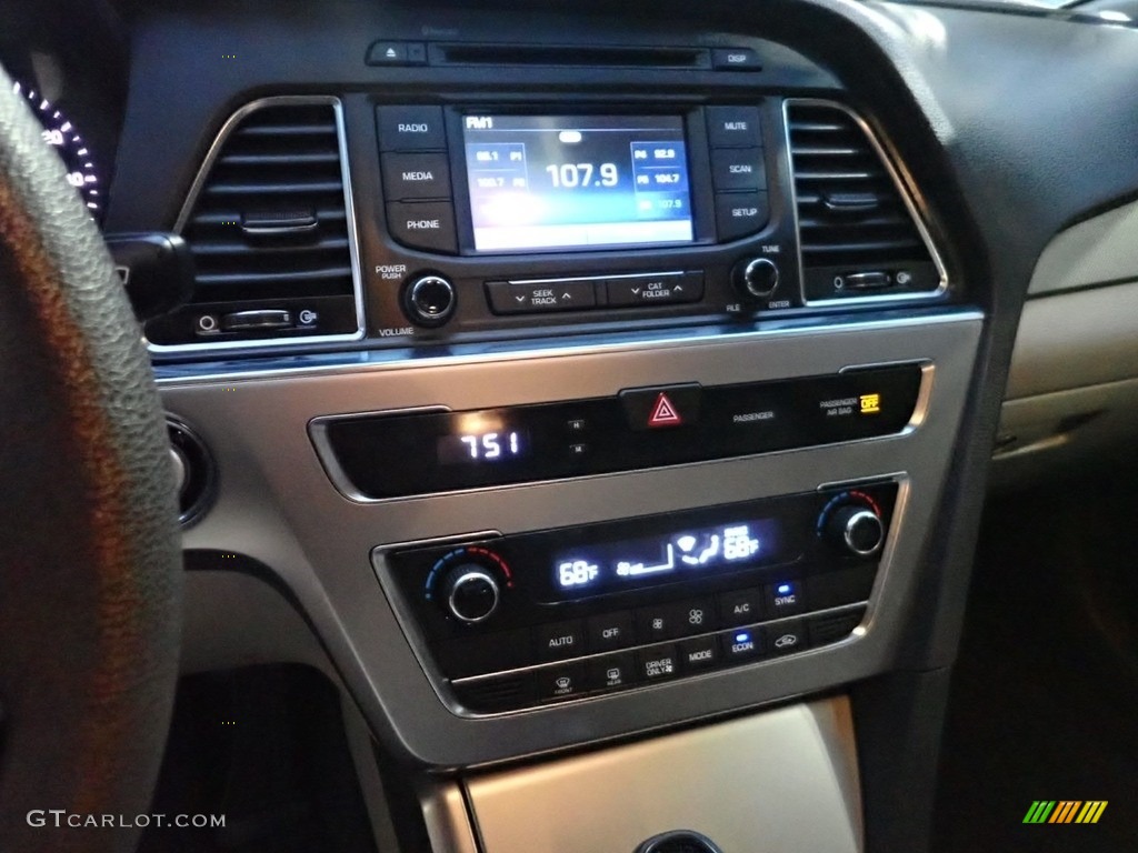 2016 Sonata Hybrid SE - Eclipse Black / Gray photo #22