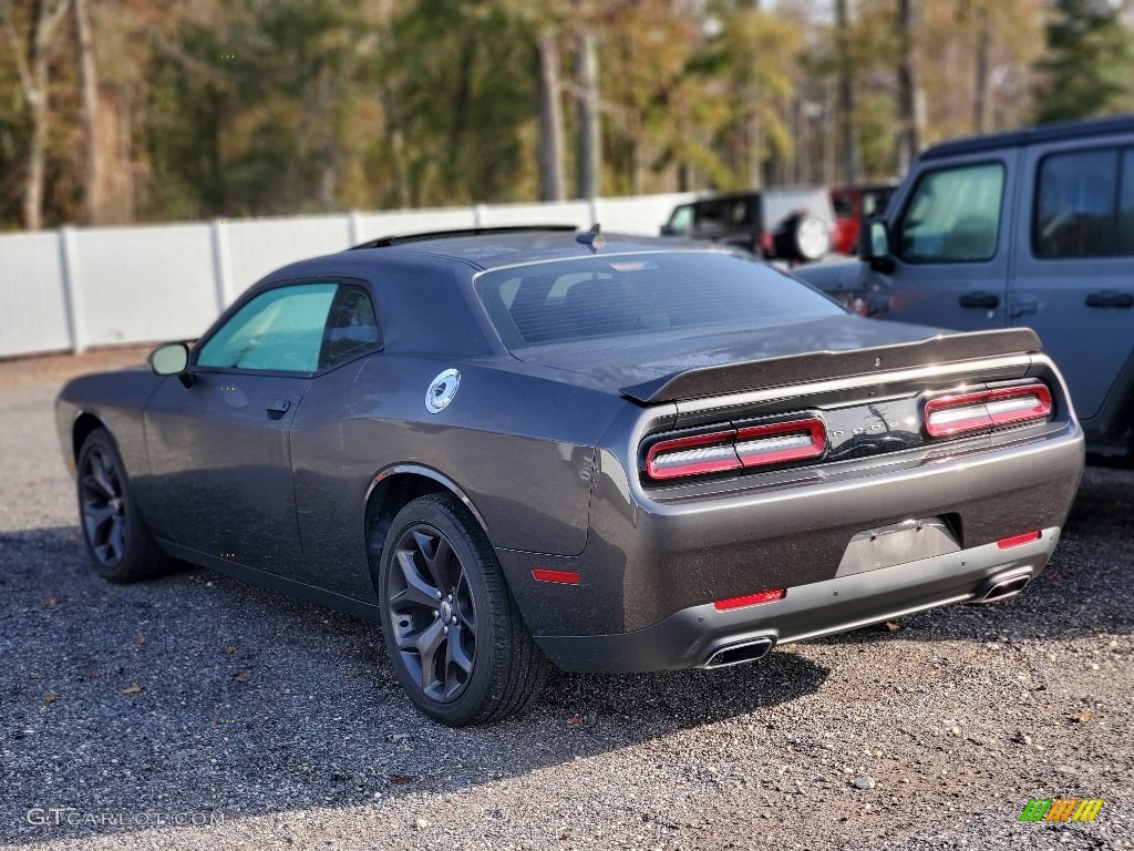 2018 Challenger SXT Plus - Granite / Black photo #5