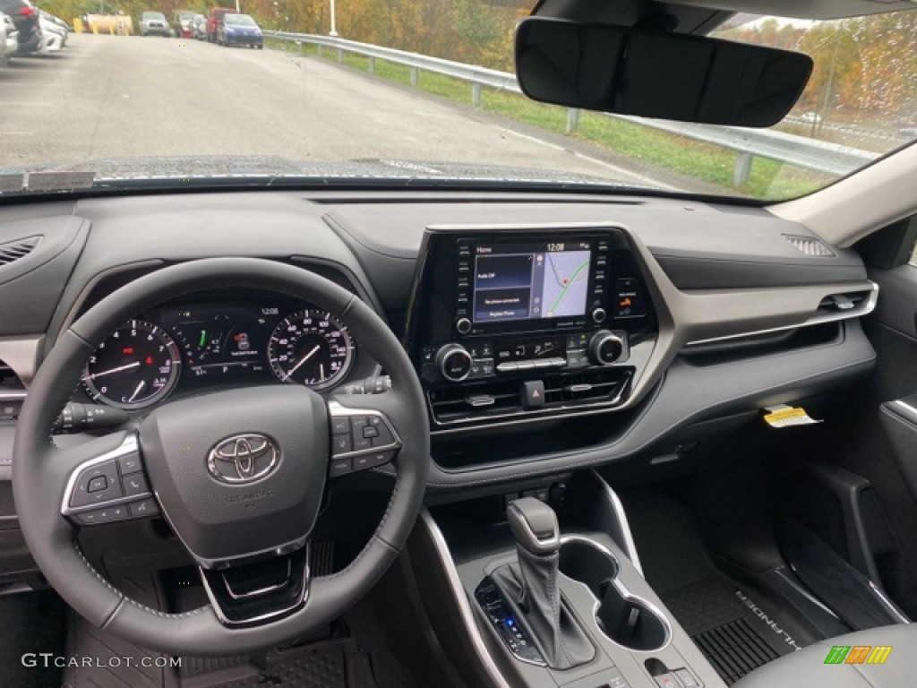 2021 Toyota Highlander XLE AWD Black Dashboard Photo #139928503