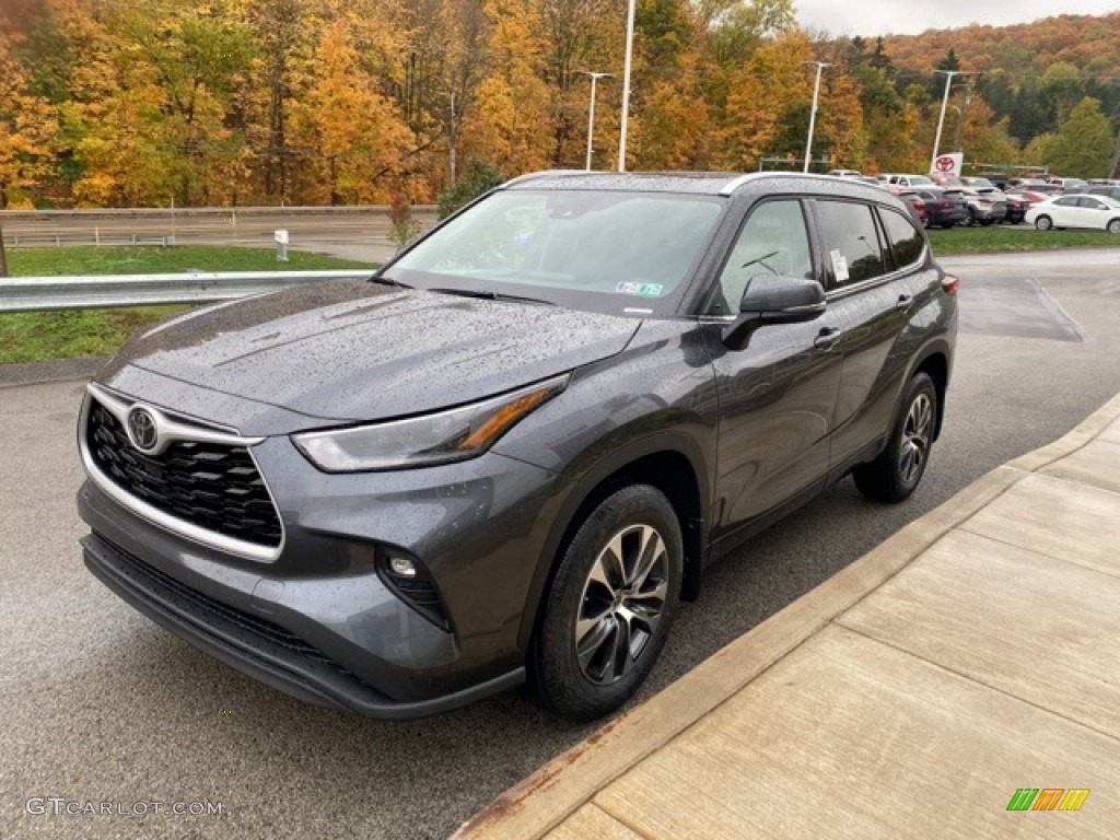 Magnetic Gray Metallic 2021 Toyota Highlander XLE AWD Exterior Photo #139928607