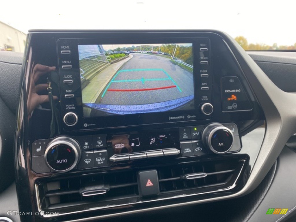 2021 Toyota Highlander XLE AWD Controls Photo #139928686