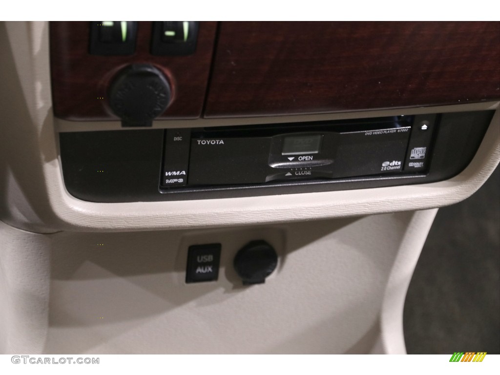 2013 Sienna XLE - Cypress Green Pearl / Bisque photo #26