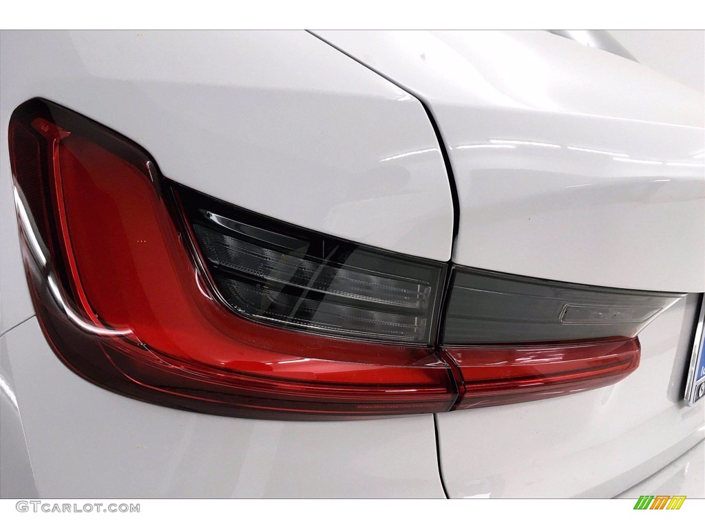 2021 3 Series 330i Sedan - Alpine White / Black photo #15