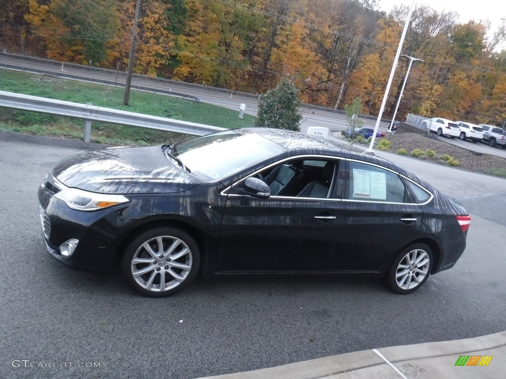 2013 Avalon XLE - Attitude Black Pearl / Black photo #12