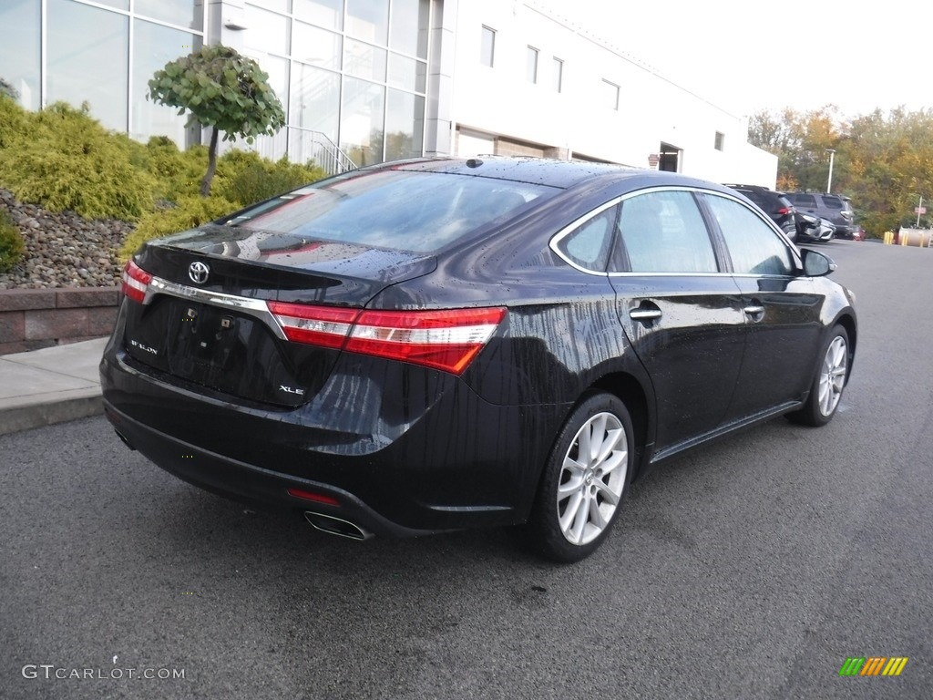 2013 Avalon XLE - Attitude Black Pearl / Black photo #15