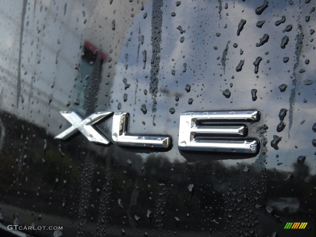 2013 Avalon XLE - Attitude Black Pearl / Black photo #16