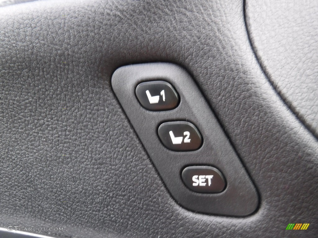 2013 Avalon XLE - Attitude Black Pearl / Black photo #19