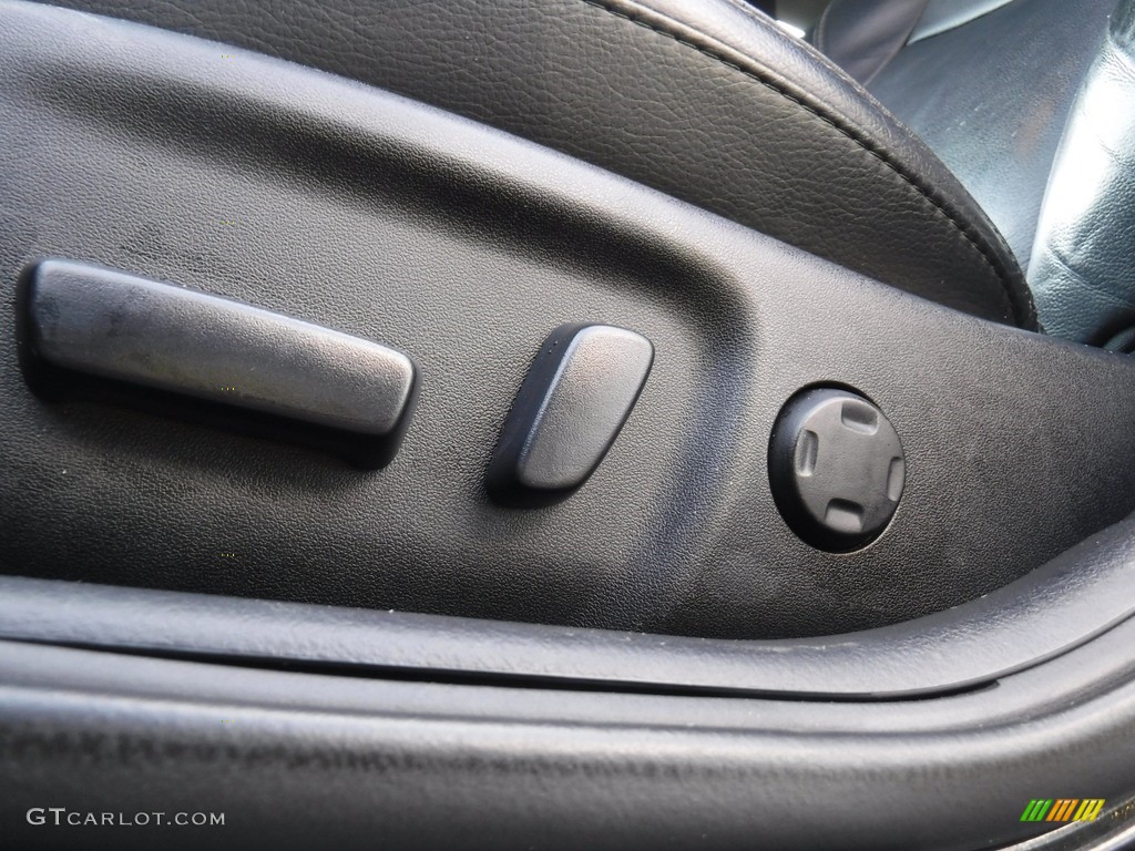 2013 Avalon XLE - Attitude Black Pearl / Black photo #23