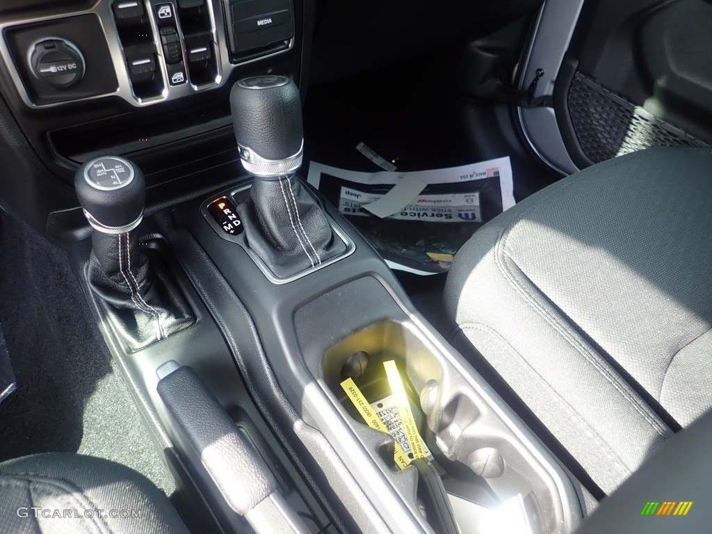 2021 Jeep Wrangler Unlimited Sahara 4x4 8 Speed Automatic Transmission Photo #139939032