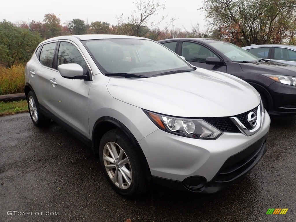 2017 Nissan Rogue Sport S AWD Exterior Photos