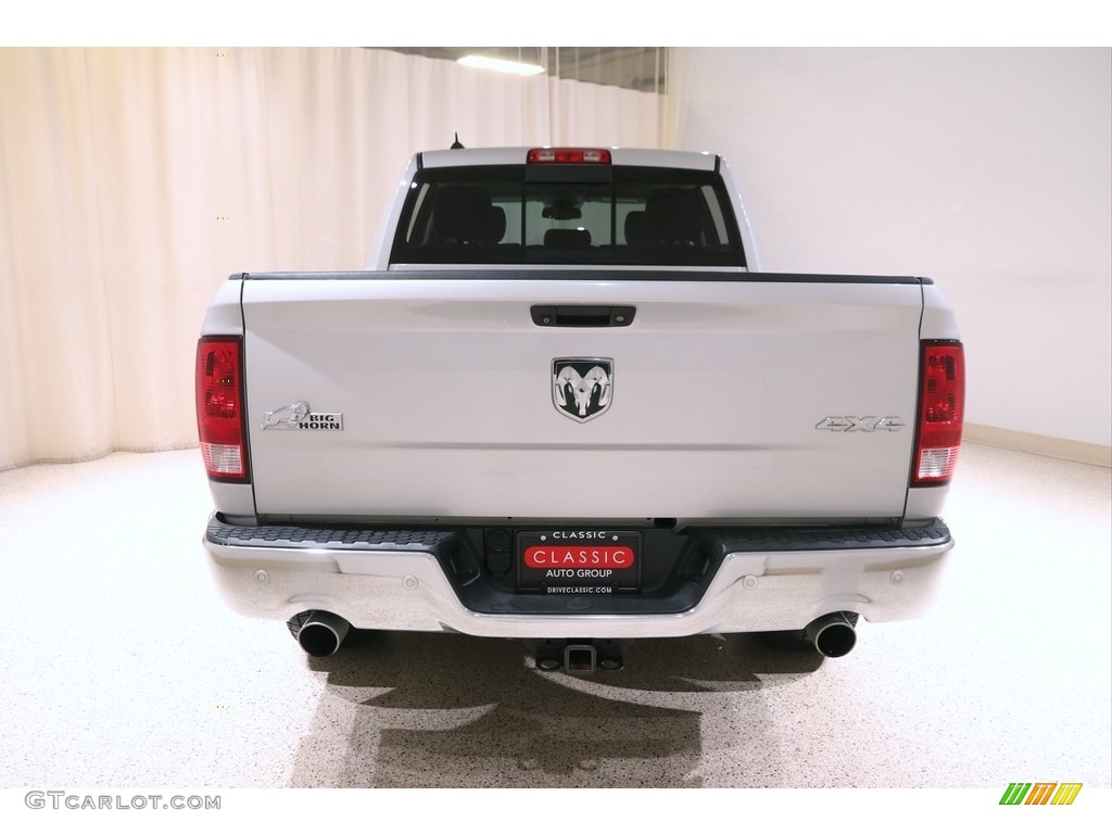 2014 1500 Big Horn Crew Cab 4x4 - Bright Silver Metallic / Black/Diesel Gray photo #22