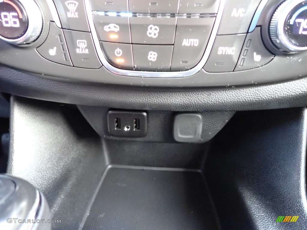 2019 Traverse LT AWD - Mosaic Black Metallic / Jet Black photo #31