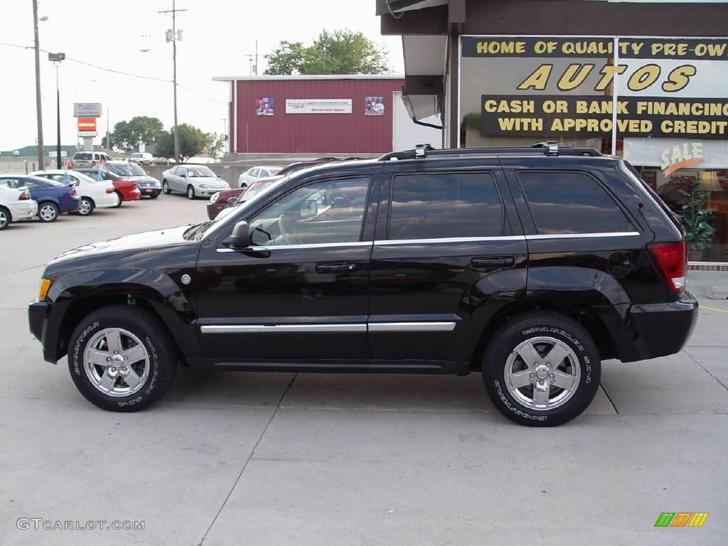 Black Jeep Grand Cherokee