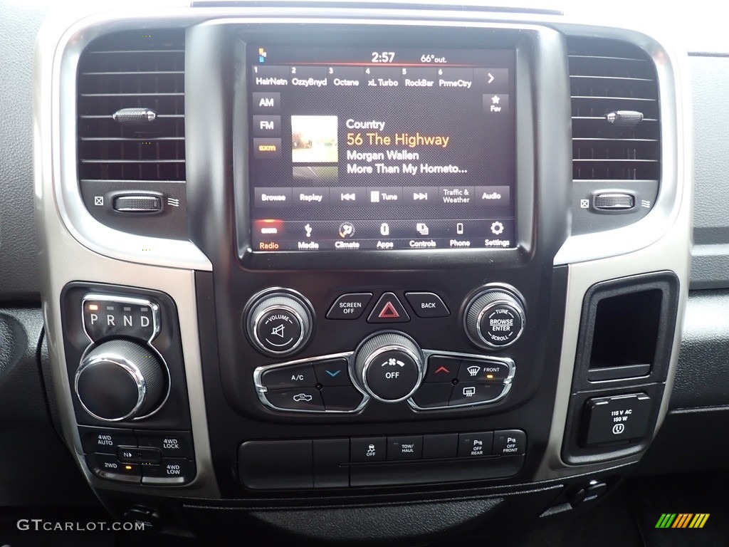 2018 1500 Big Horn Quad Cab 4x4 - Bright White / Black/Diesel Gray photo #28