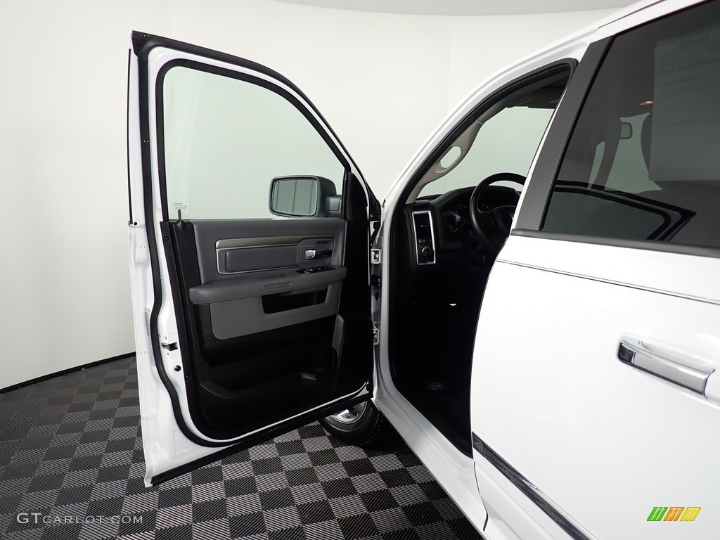 2018 1500 Big Horn Quad Cab 4x4 - Bright White / Black/Diesel Gray photo #30