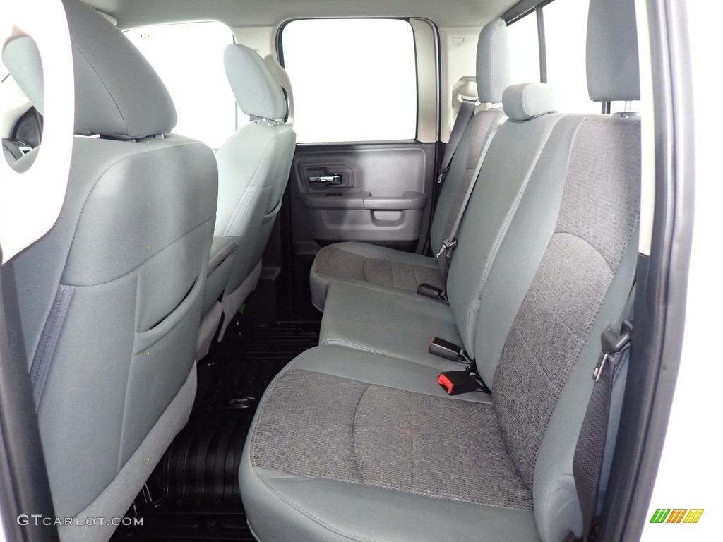 2018 1500 Big Horn Quad Cab 4x4 - Bright White / Black/Diesel Gray photo #34