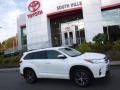 2018 Blizzard White Pearl Toyota Highlander LE AWD  photo #2