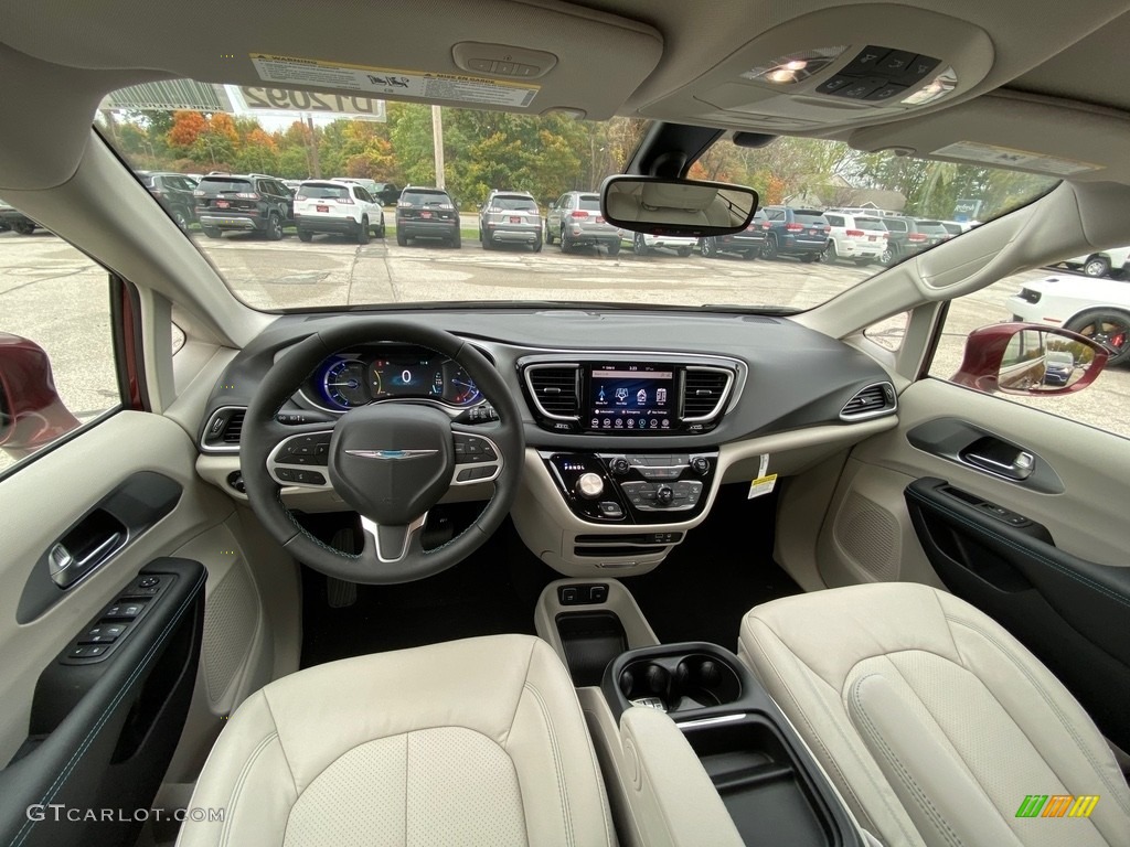Alloy/Black Interior 2020 Chrysler Pacifica Hybrid Touring L Photo #139956679