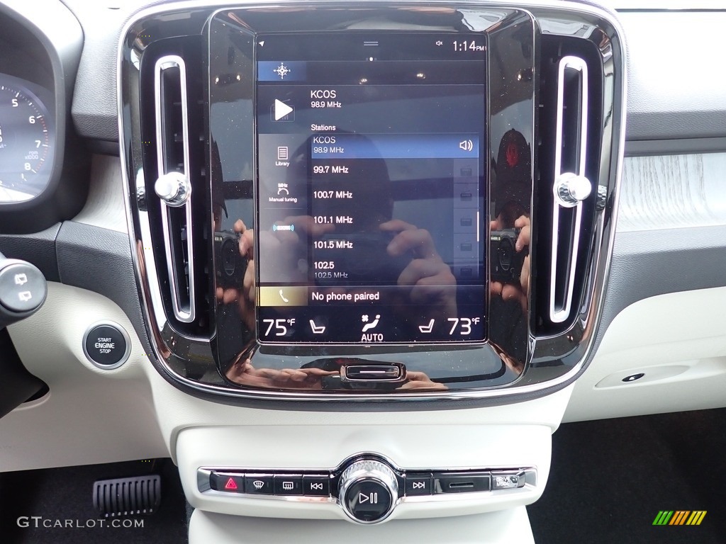 2021 Volvo XC40 T5 Inscription AWD Controls Photo #139956853
