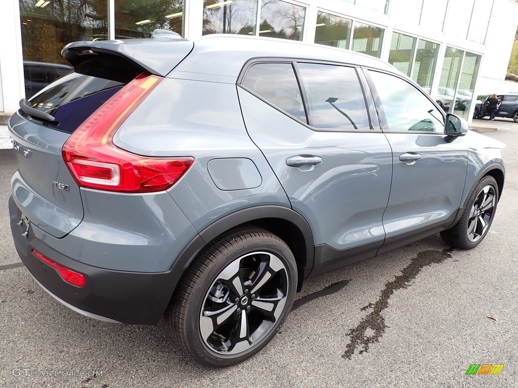 Thunder Grey Metallic 2021 Volvo XC40 T5 Momentum AWD Exterior Photo #139957714
