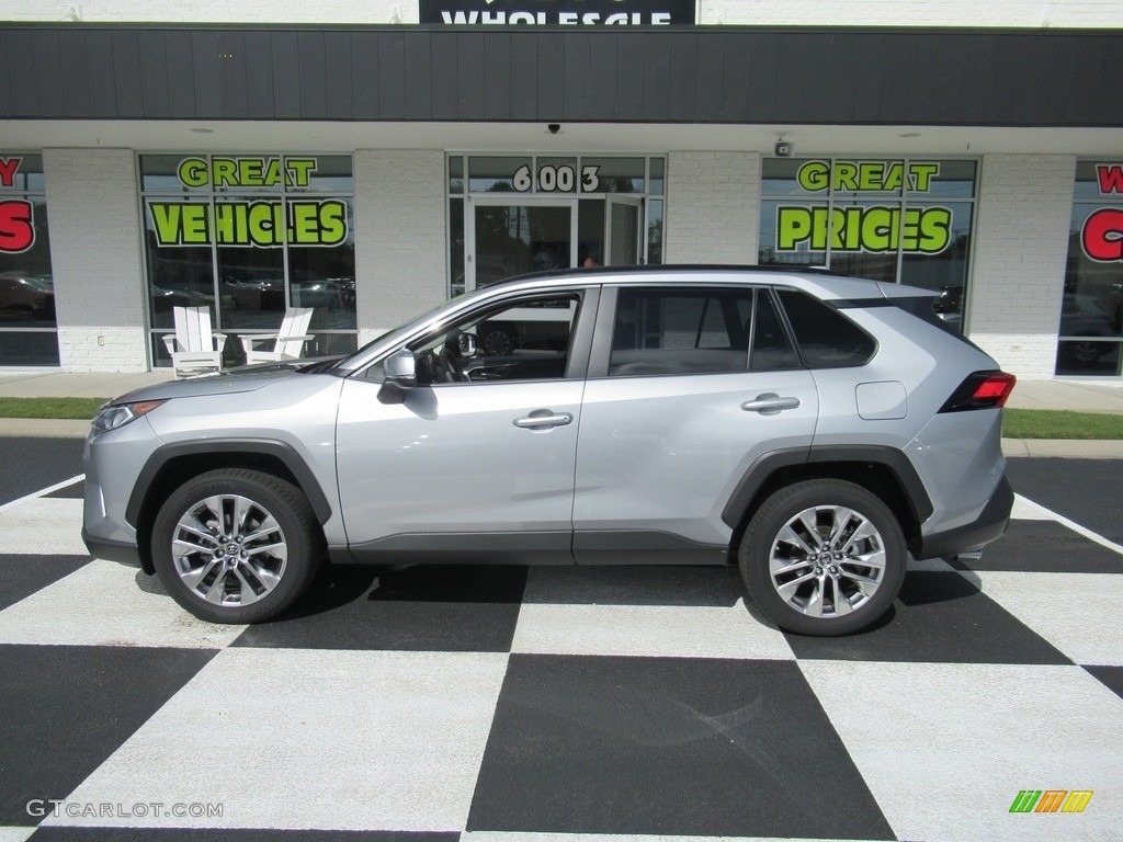 2019 RAV4 XLE - Silver Sky Metallic / Light Gray photo #1