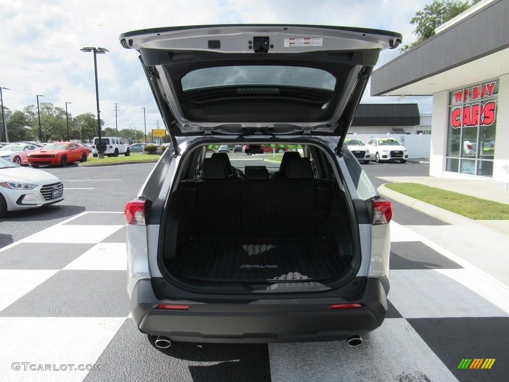 2019 RAV4 XLE - Silver Sky Metallic / Light Gray photo #5