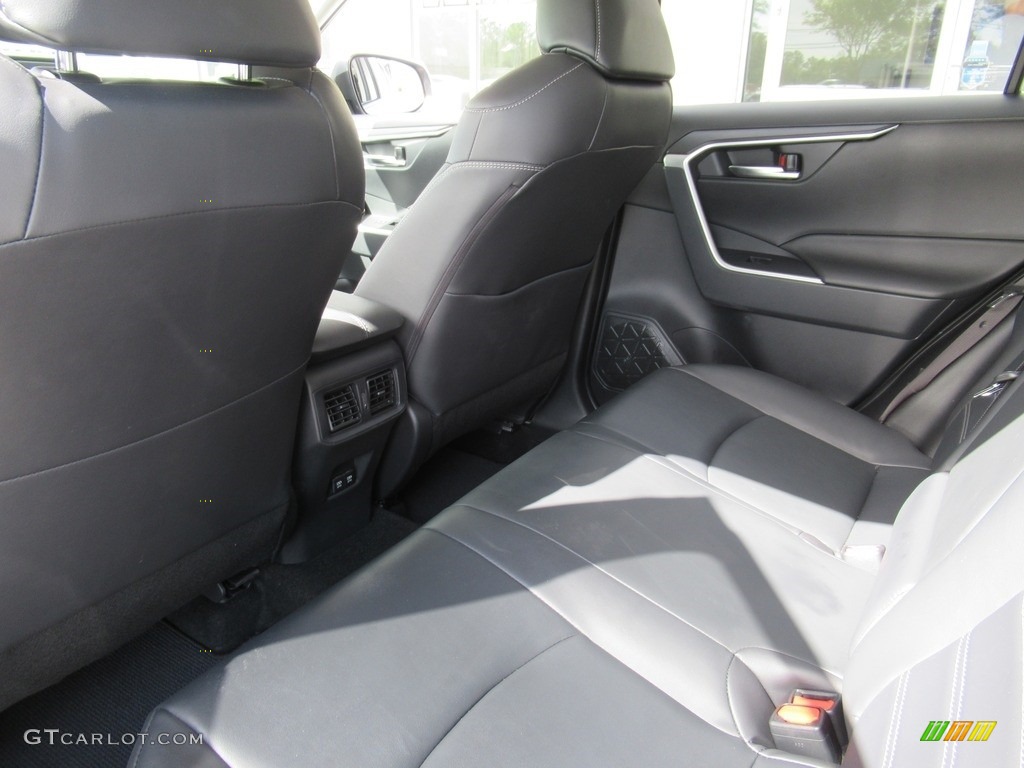 2019 RAV4 XLE - Silver Sky Metallic / Light Gray photo #11