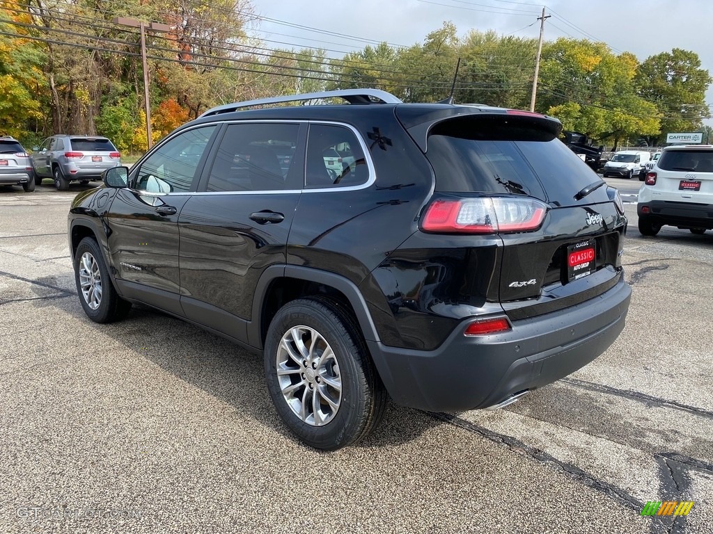 2021 Cherokee Latitude Lux 4x4 - Diamond Black Crystal Pearl / Black photo #9