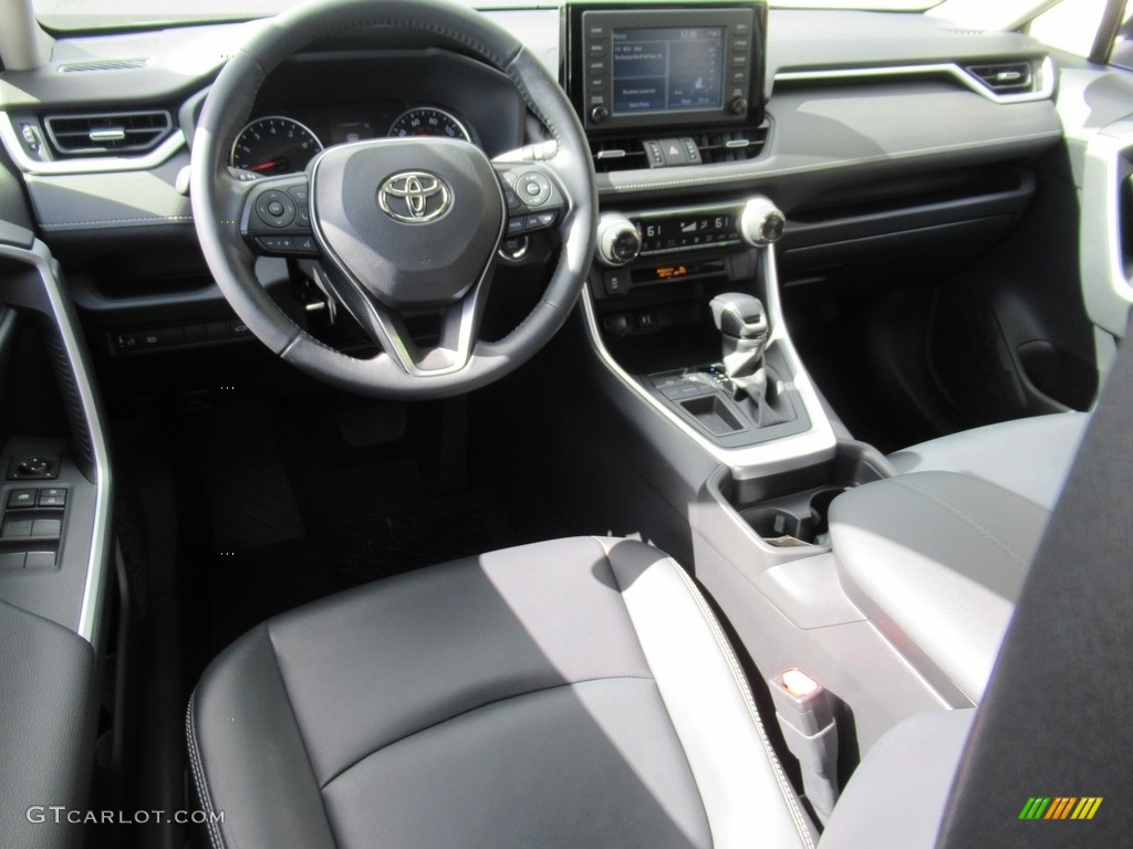 2019 RAV4 XLE - Silver Sky Metallic / Light Gray photo #15