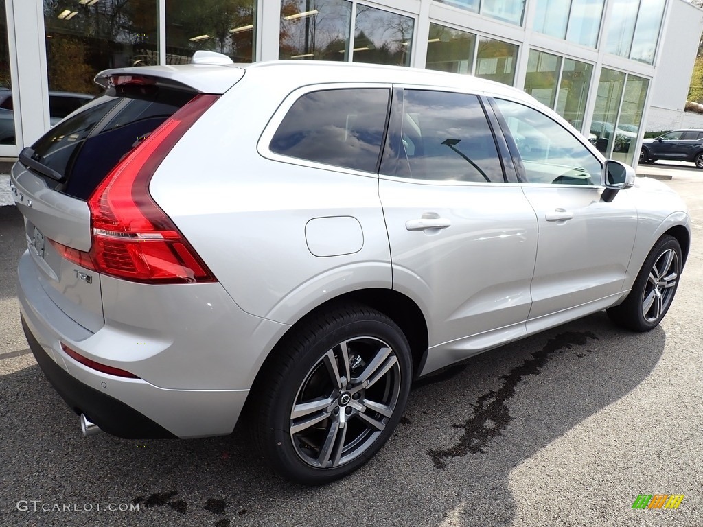 2021 XC60 T5 AWD Momentum - Bright Silver Metallic / Charcoal photo #2