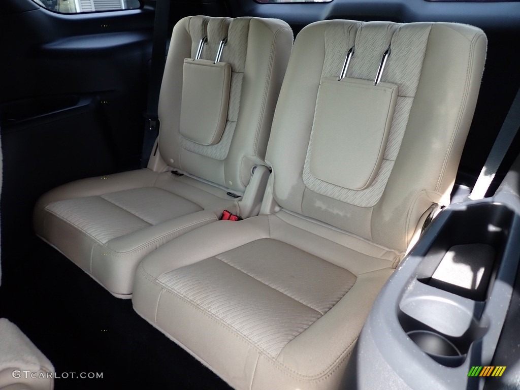 2016 Explorer 4WD - Oxford White / Medium Light Camel photo #12
