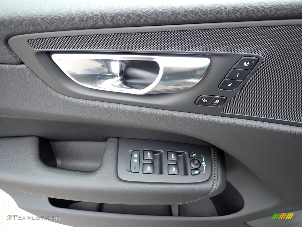 2021 Volvo XC60 T5 AWD Momentum Controls Photo #139958671
