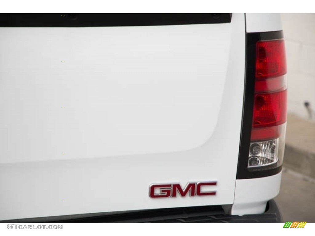 2007 GMC Sierra 1500 Denali Crew Cab Marks and Logos Photos
