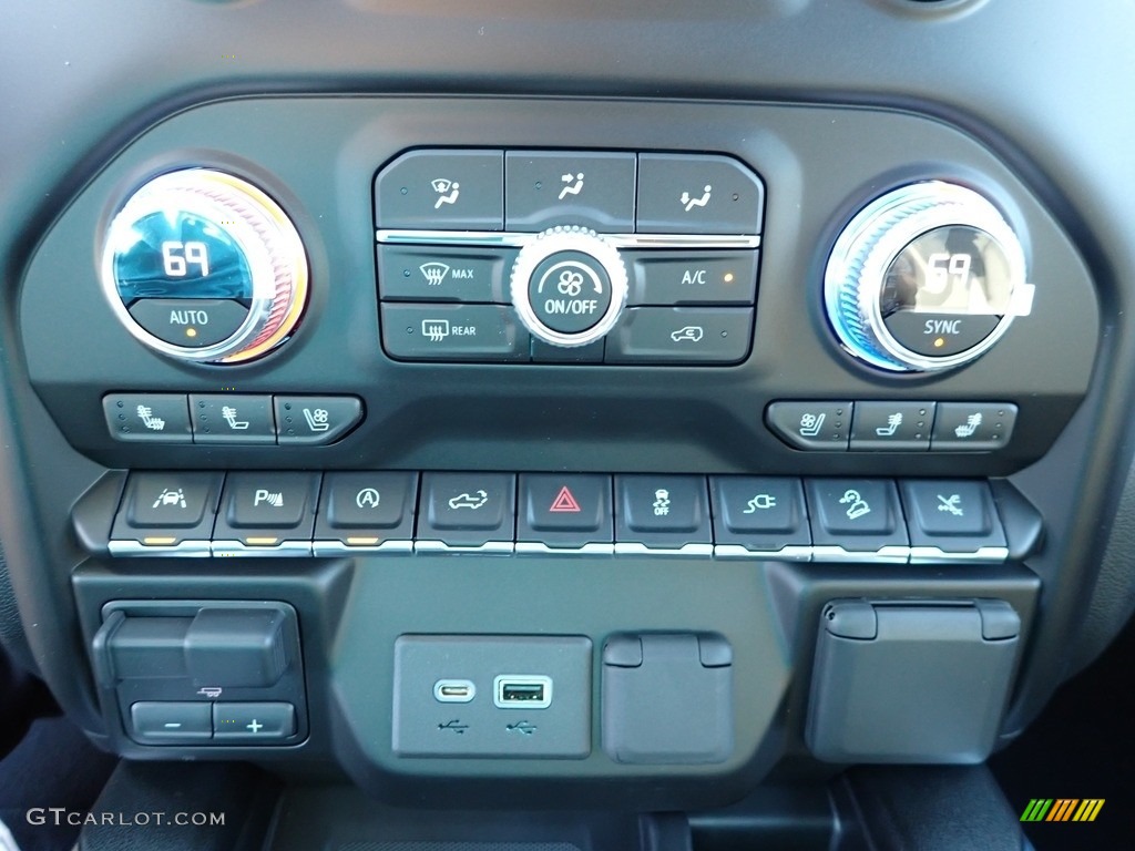 2021 GMC Sierra 1500 Denali CabonPro Crew Cab 4WD Controls Photos