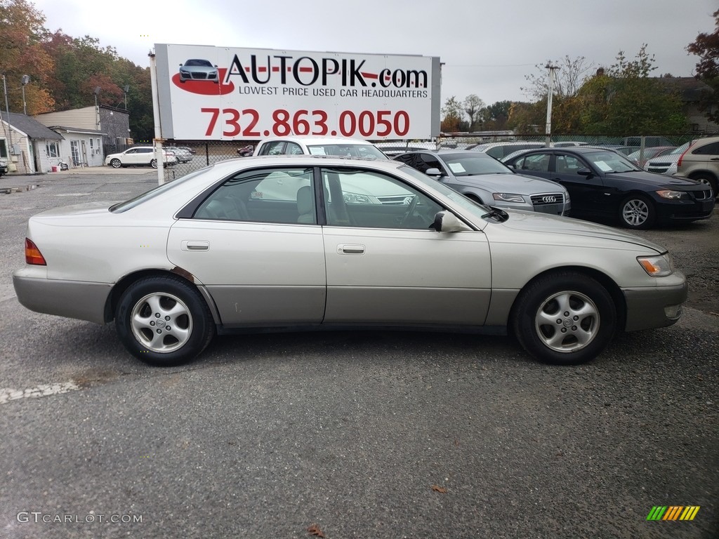 1998 ES 300 - Cashmere Beige Metallic / Beige photo #9