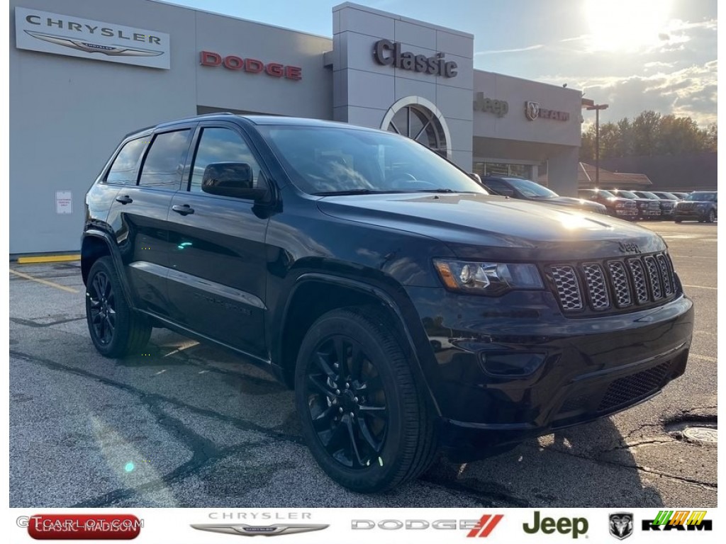 2021 Grand Cherokee Laredo 4x4 - Diamond Black Crystal Pearl / Black photo #1