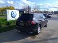 Deep Black Pearl - Tiguan S 4MOTION Photo No. 2