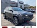 Granite Crystal Metallic 2021 Jeep Cherokee Traihawk 4x4
