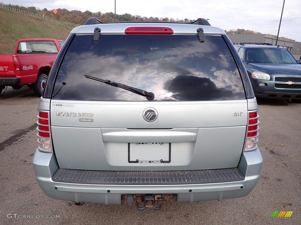 2005 Mountaineer V6 AWD - Silver Birch Metallic / Medium Dark Parchment photo #9
