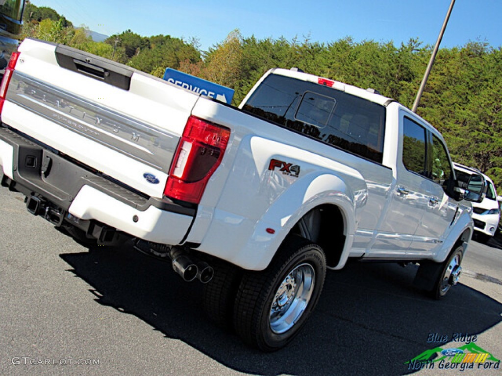 2020 F450 Super Duty Platinum Crew Cab 4x4 - Star White Metallic Tri-Coat / Black photo #35