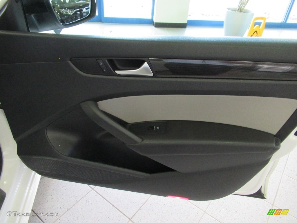 2014 Volkswagen Passat 1.8T Sport Sport Black/Gray Door Panel Photo #139967782